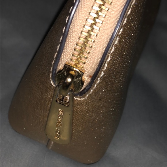 Michael Kors metallic gold bag in great condition - Picture 8 of 8